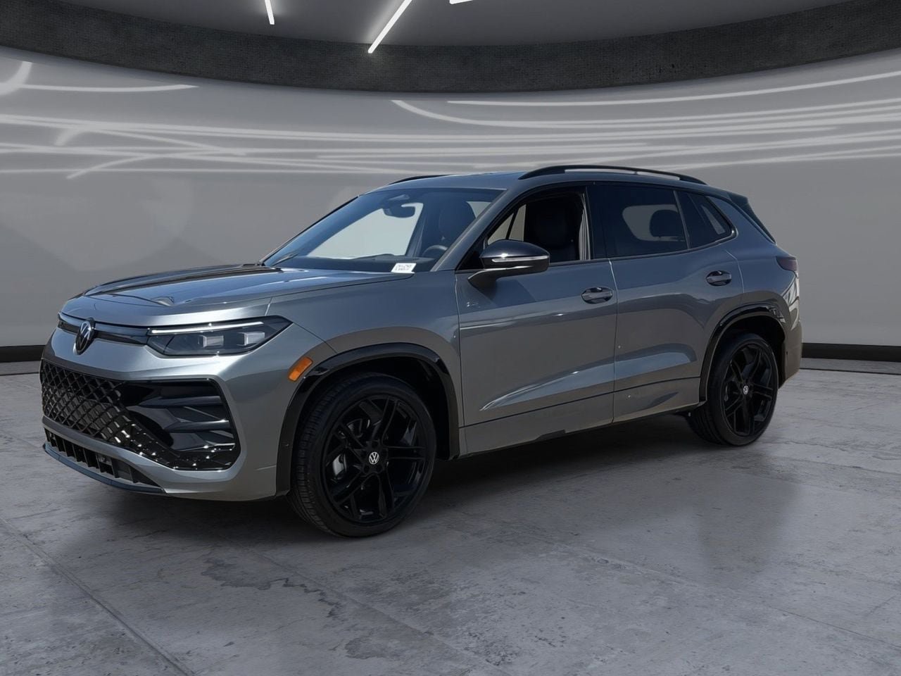 New 2026 Volkswagen Tiguan SE R-Line FWD image 3