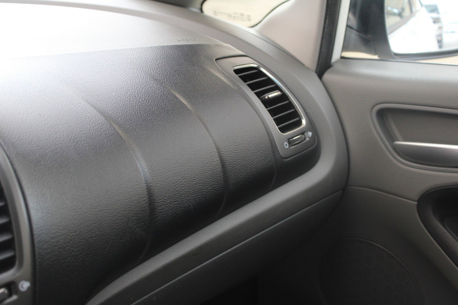 Used 2017 Kia Forte LX image 14