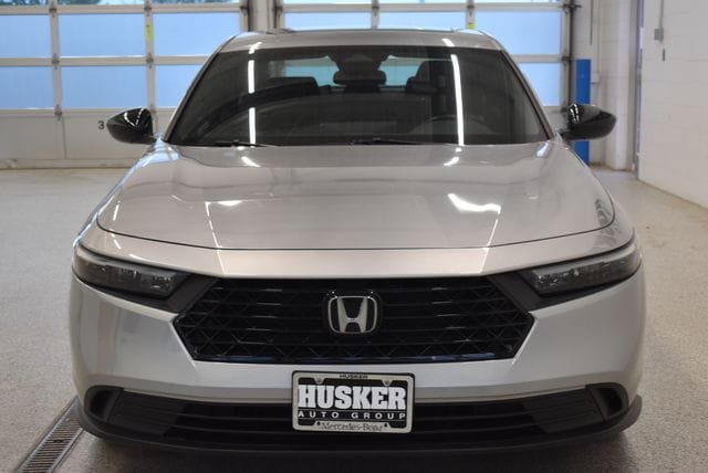 Used 2023 Honda Accord Sport image 3