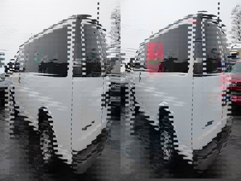 Used 2017 Chevrolet Express 2500 LT w/ LT Preferred Equipment Group image 5