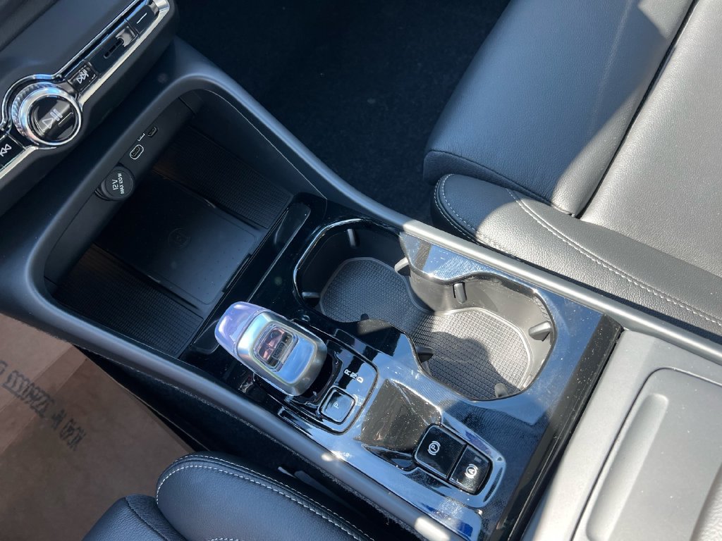 New 2026 Volvo XC40 B5 Plus w/ Climate Package AWD/4WD image 19