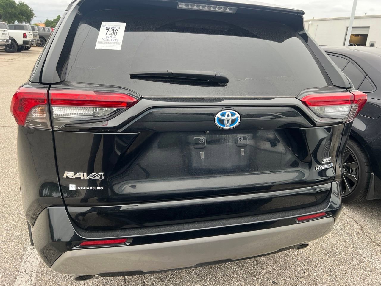 Used 2024 Toyota RAV4 SE AWD/4WD image 7