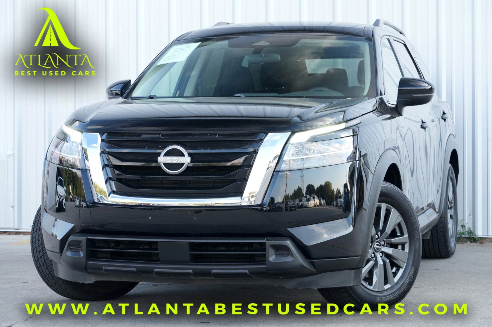 Used 2022 Nissan Pathfinder SV image 1