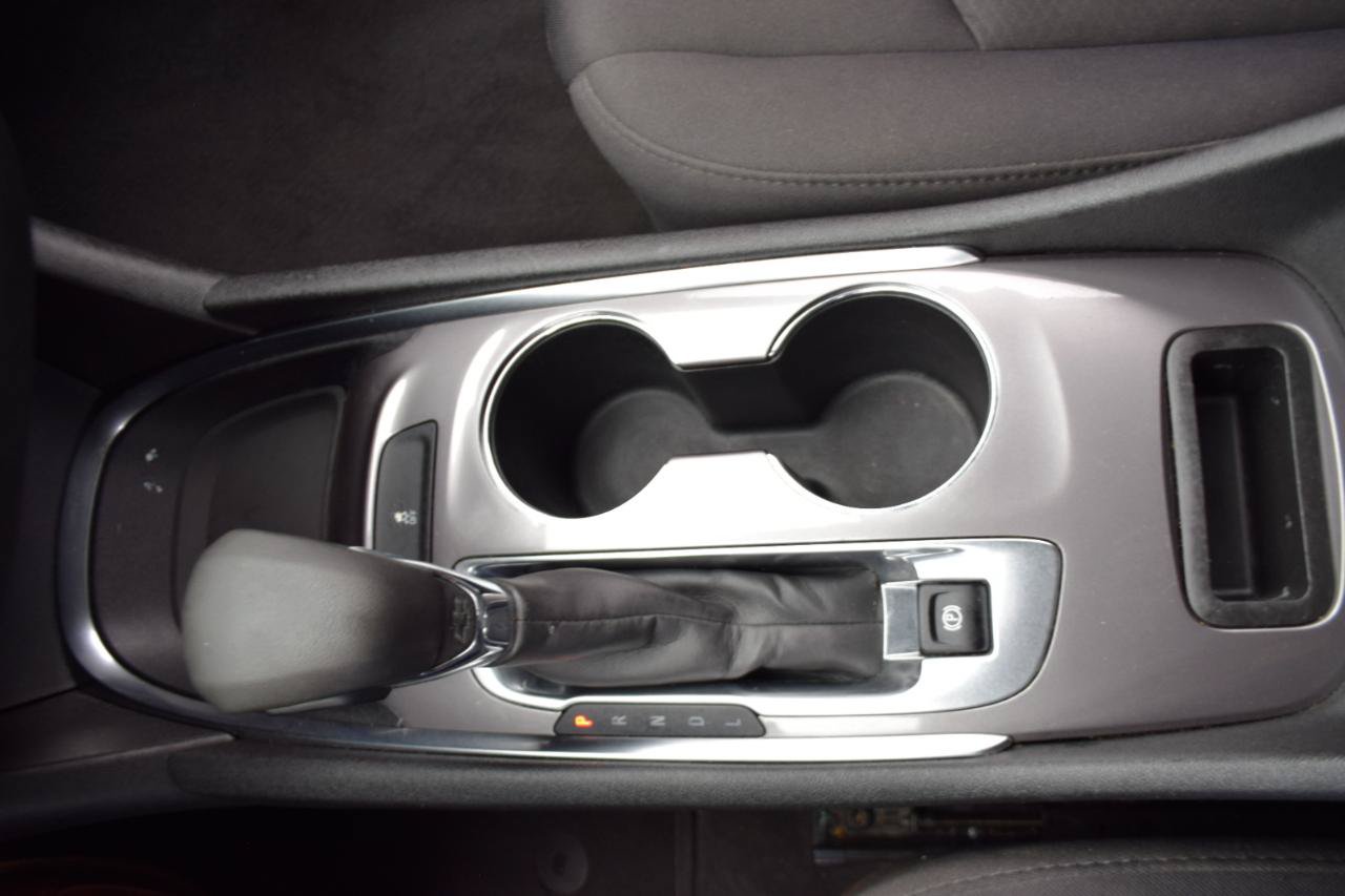 Used 2022 Chevrolet Malibu LT FWD image 17
