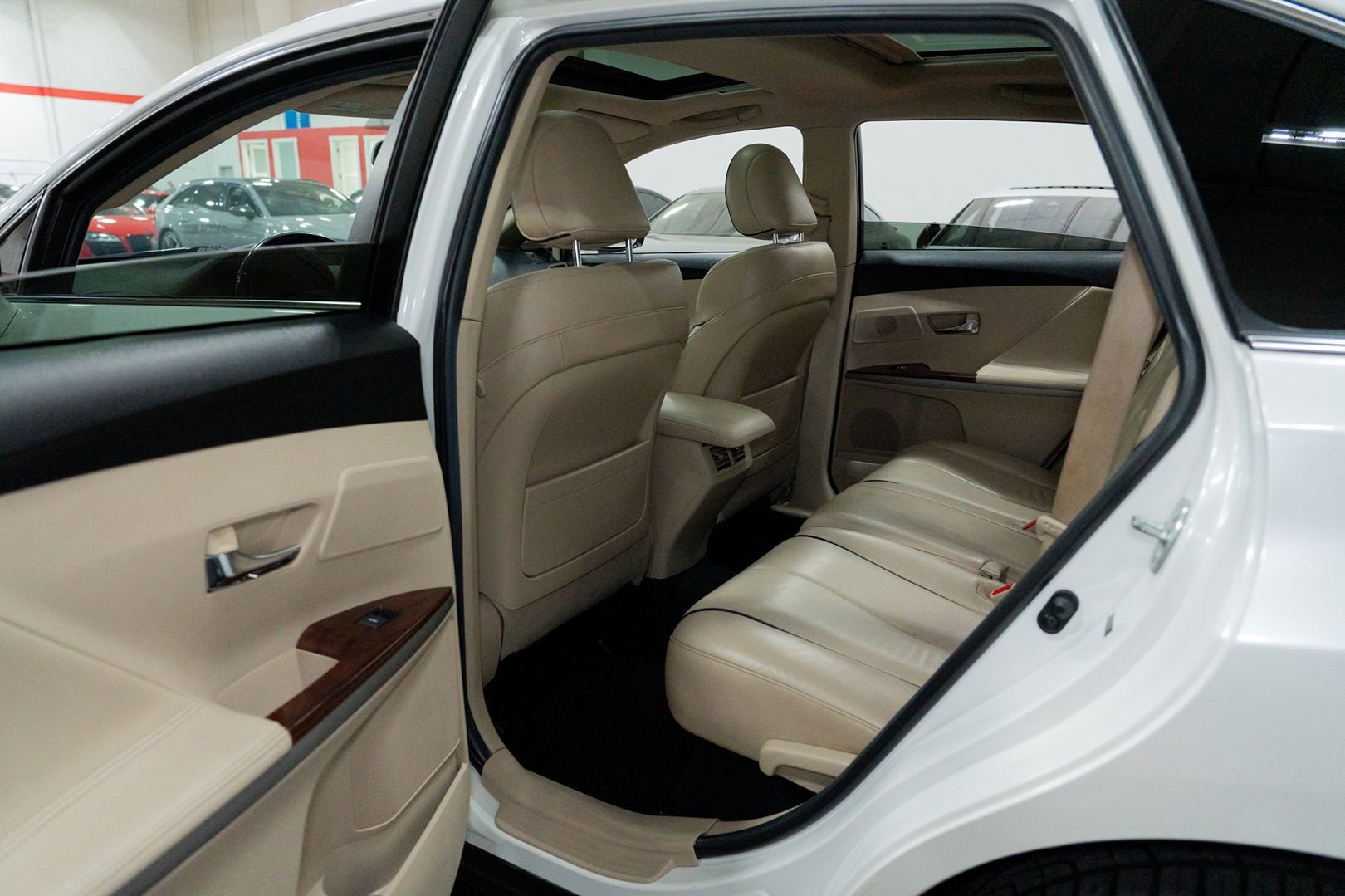 Used 2011 Toyota Venza AWD w/ Premium Pkg #2 image 21