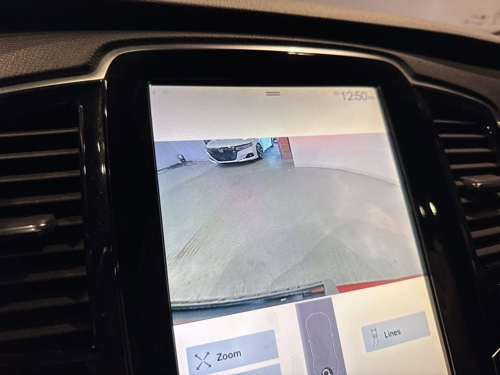 Used 2017 Volvo XC90 T5 R-Design FWD image 20