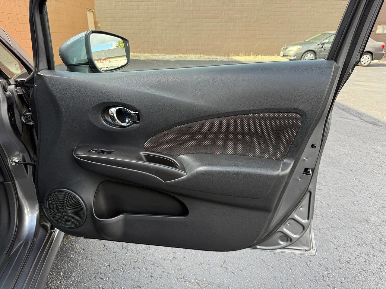 Used 2018 Nissan Versa Note SR image 22