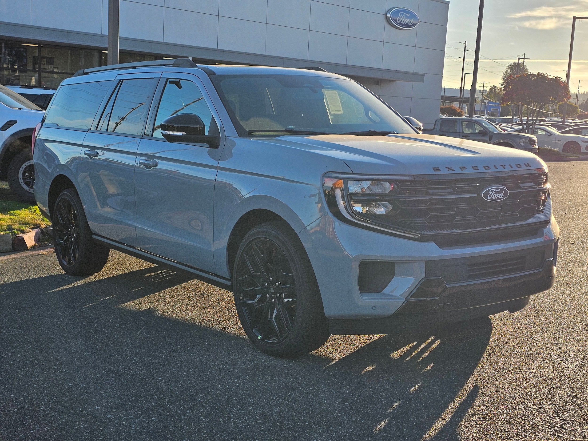 New 2027 Ford Expedition Max Platinum w/ Stealth Performance Package AWD/4WD image 3