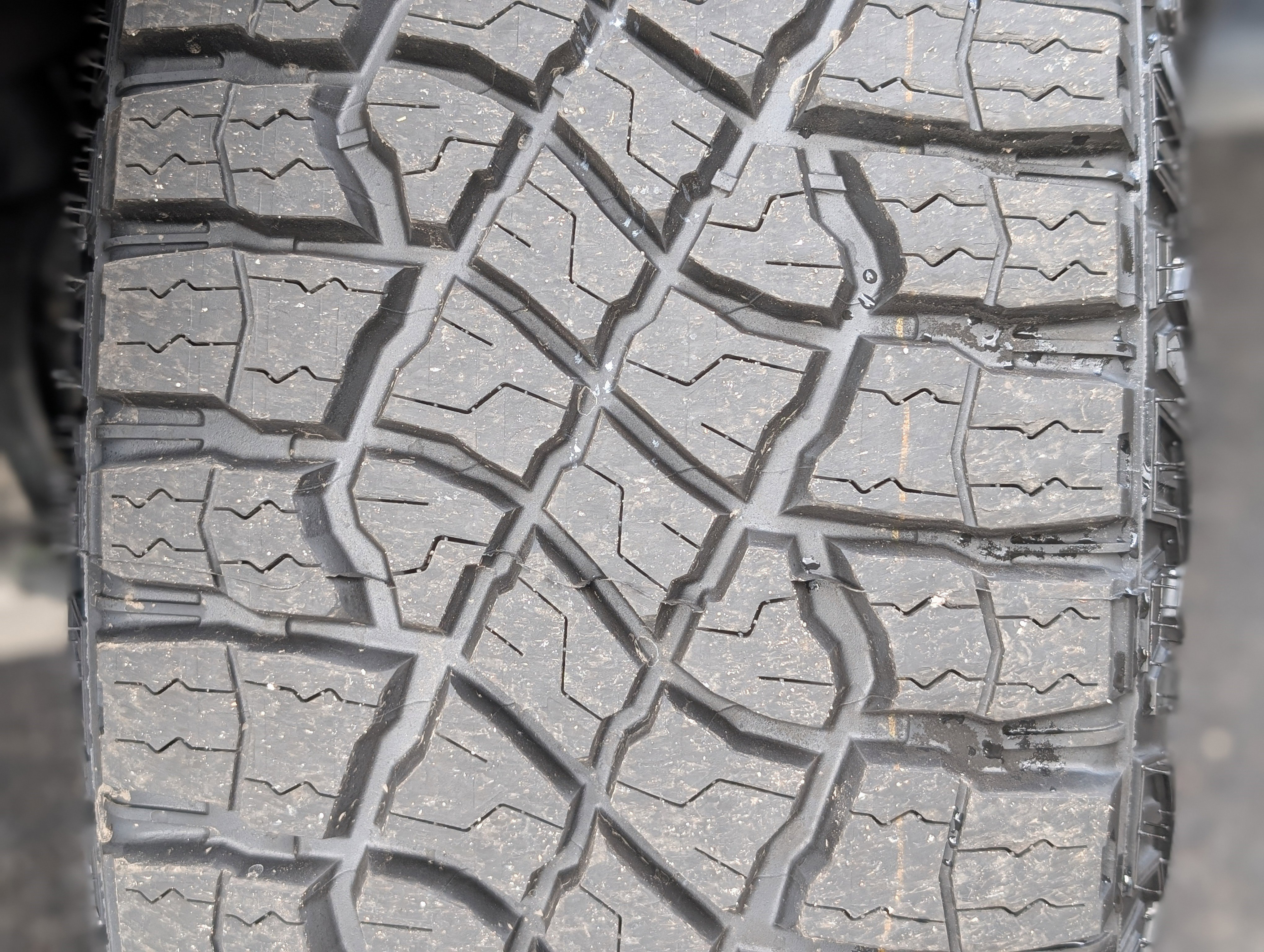 Used 2024 GMC Hummer EV 2X w/ LPO, Illumination Package image 36