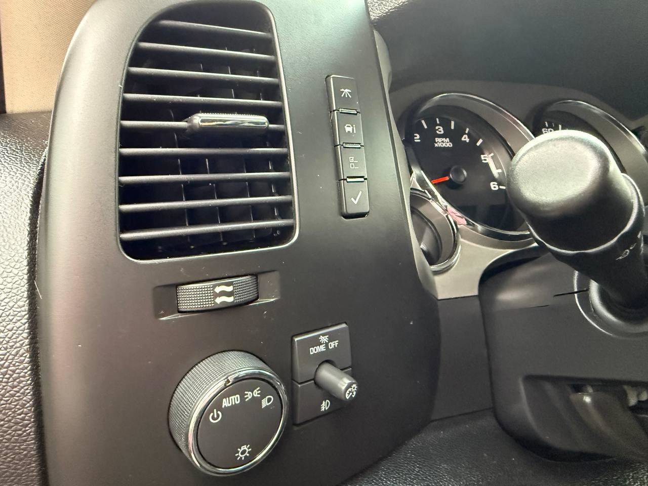 Used 2009 GMC Sierra 1500 SLE w/ Power Pack Plus AWD/4WD image 29