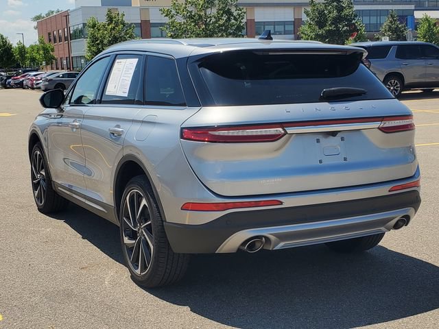 Certified 2023 Lincoln Corsair Reserve FWD image 3