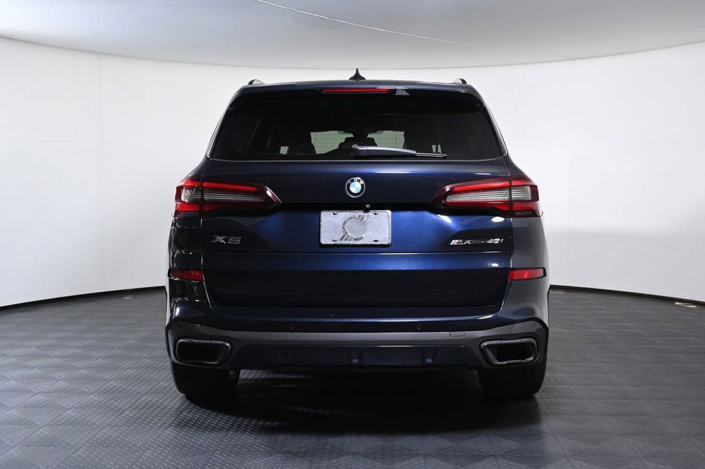 Used 2021 BMW X5 xDrive40i w/ M Sport Package AWD/4WD image 4