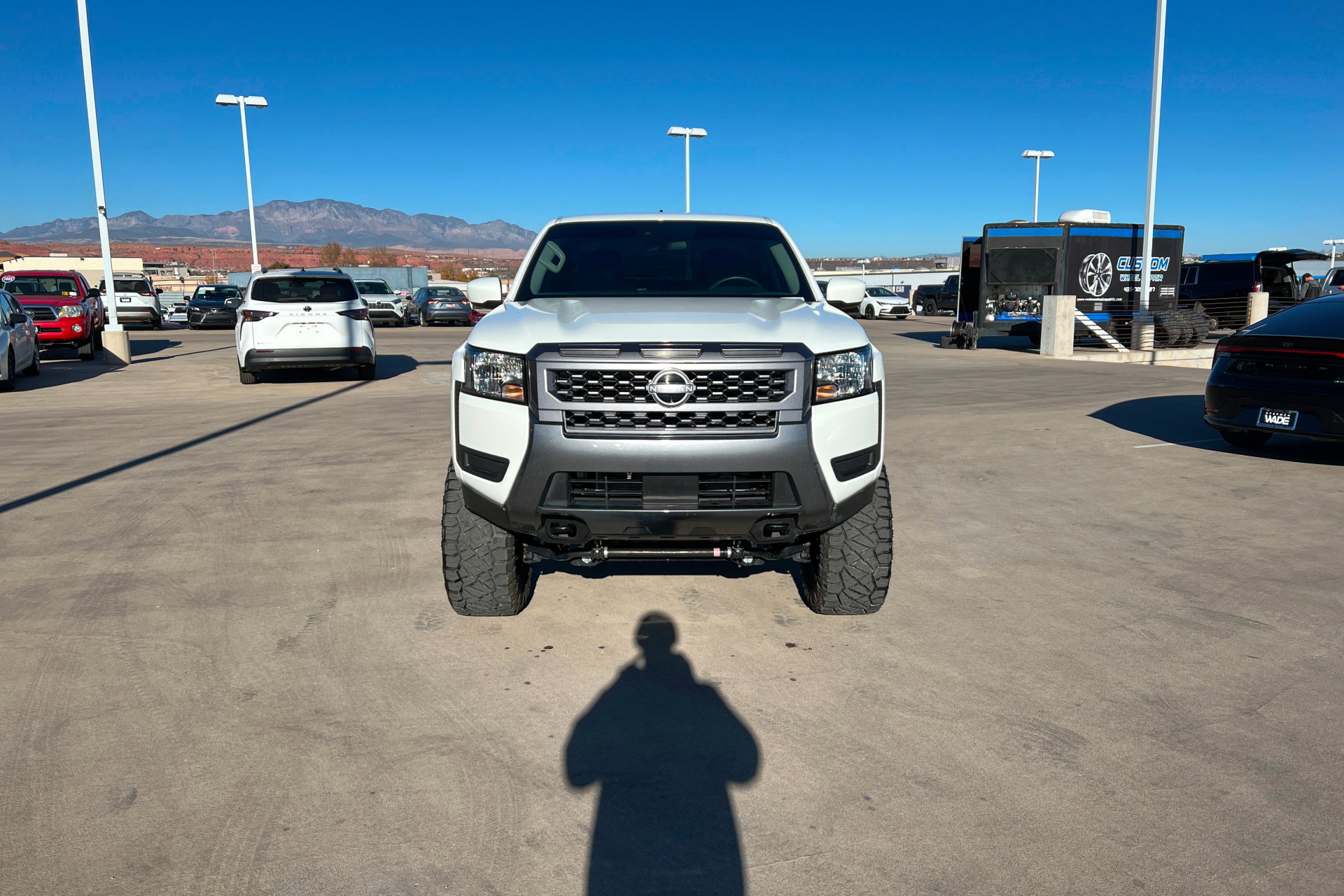 Used 2025 Nissan Frontier SV image 8