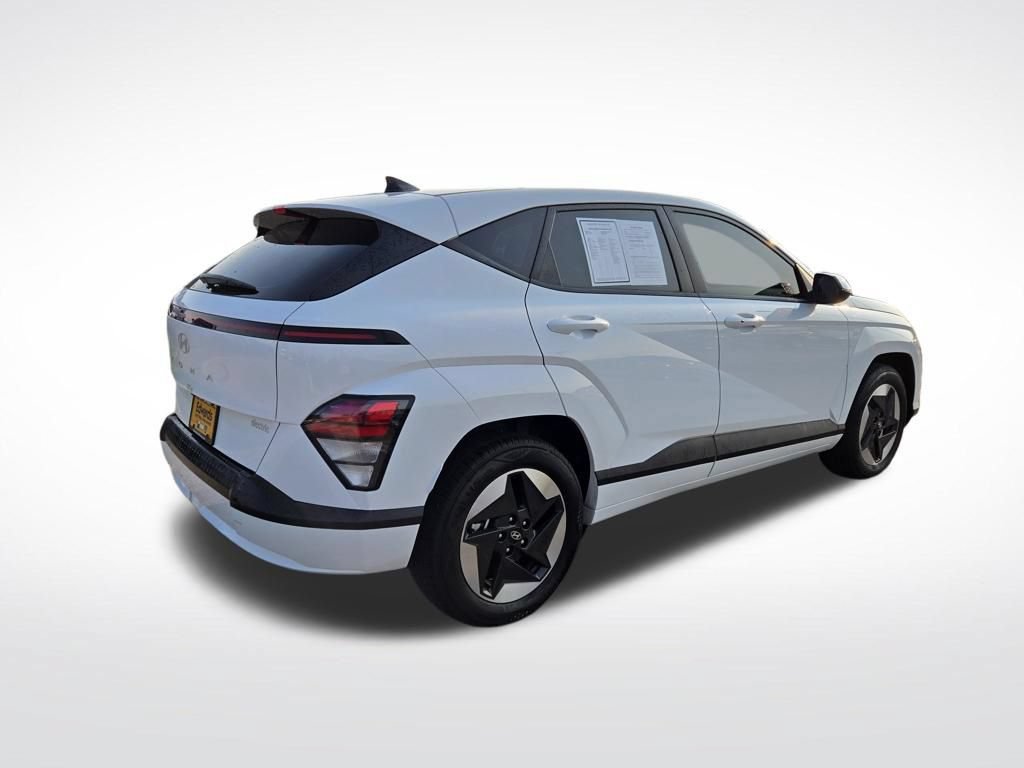 Used 2024 Hyundai Kona SE FWD image 3
