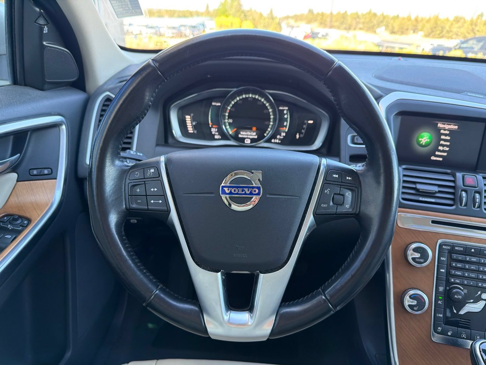 Used 2017 Volvo XC60 T5 Inscription w/ Advanced Package AWD/4WD image 11