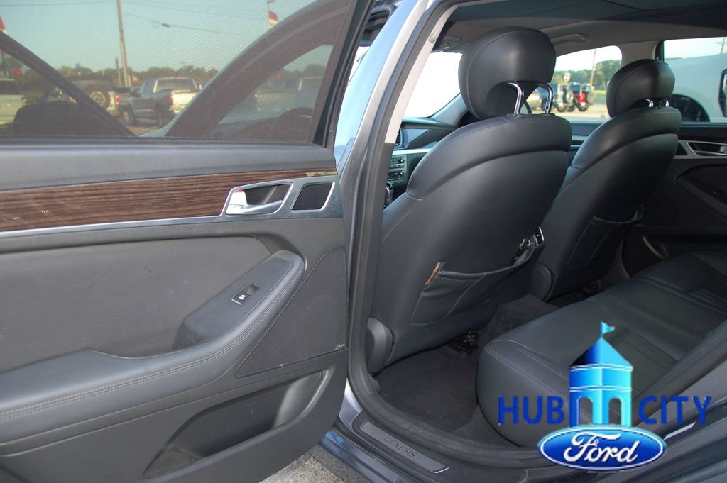 Used 2016 Hyundai Genesis 3.8 w/ Option Group 02 RWD image 13