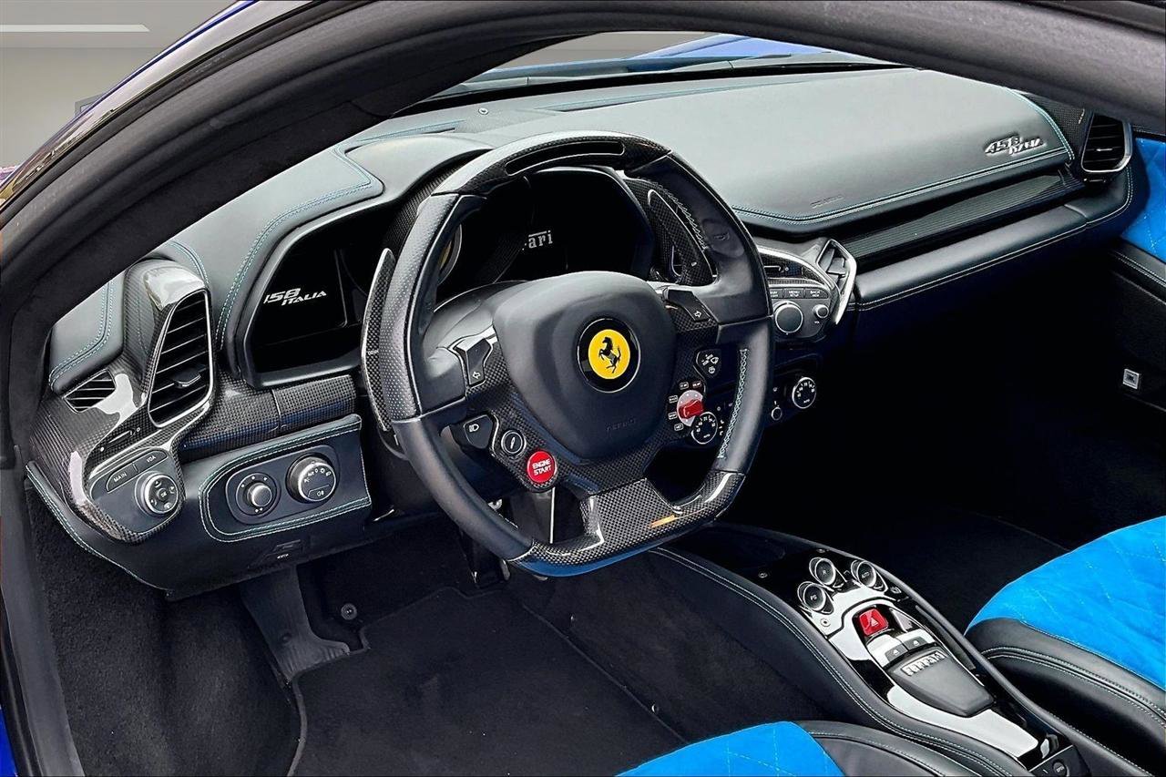 Used 2015 Ferrari 458 Italia Coupe RWD image 17