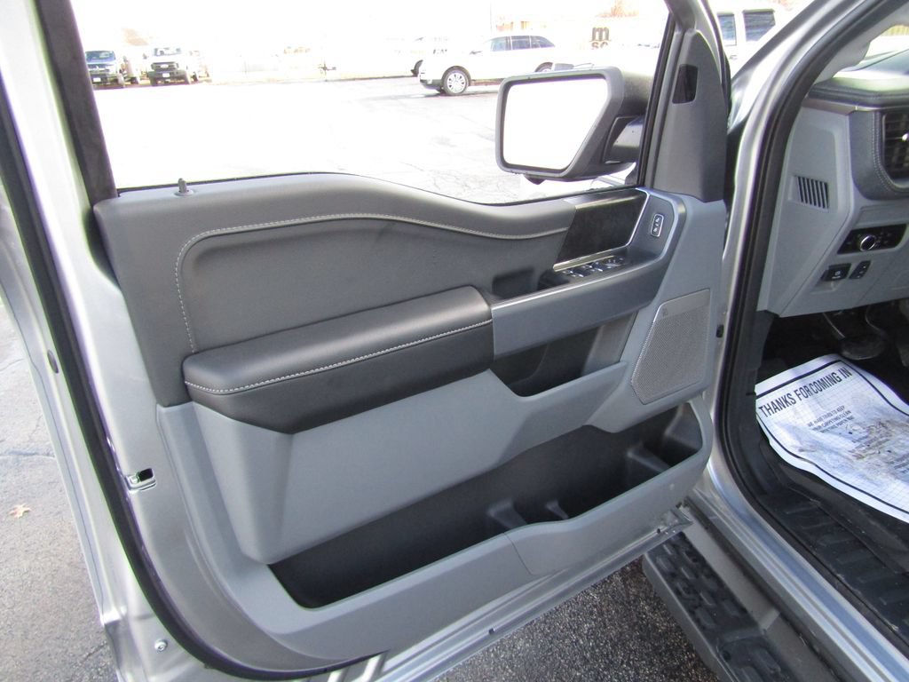 New 2025 Ford F150 Lightning Flash AWD/4WD image 20