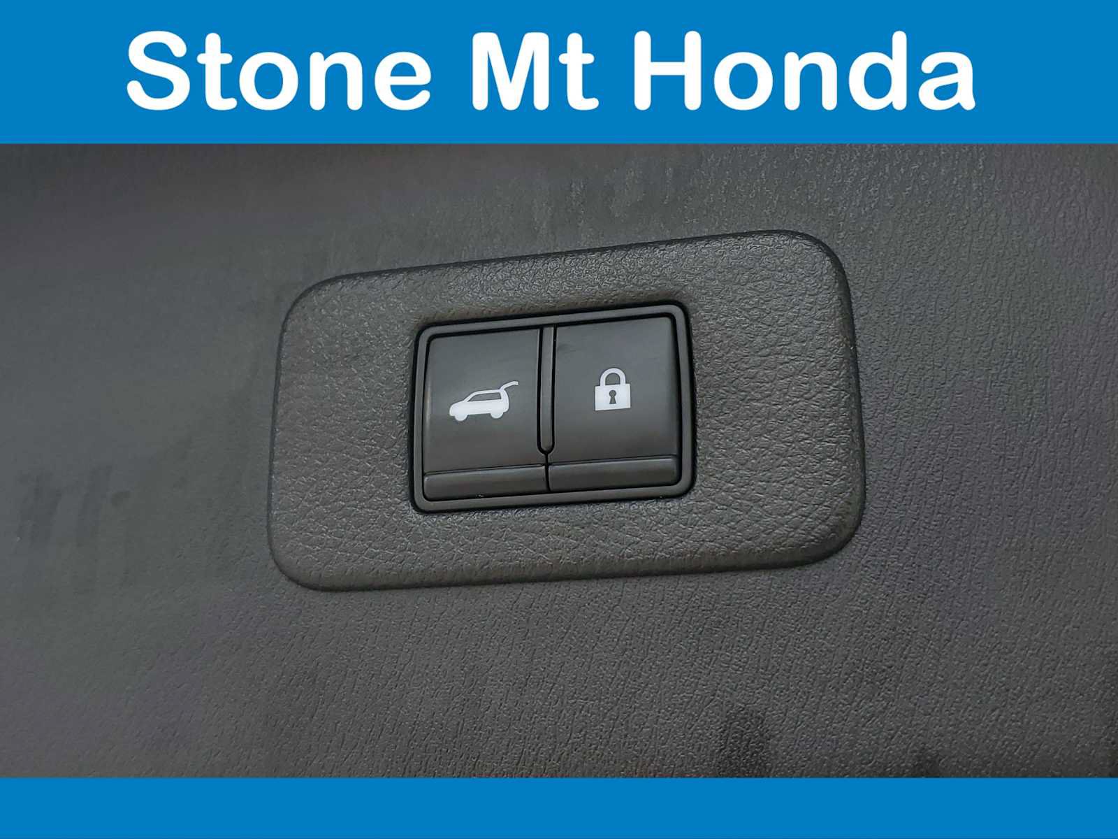 Used 2021 Nissan Armada SL w/ Captain's Chairs Package RWD image 11