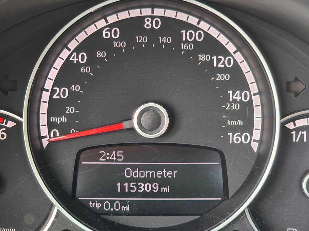 Used 2015 Volkswagen Beetle TDI image 33