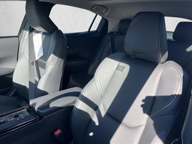 New 2026 Toyota Prius Plug-In Hybrid FWD image 15