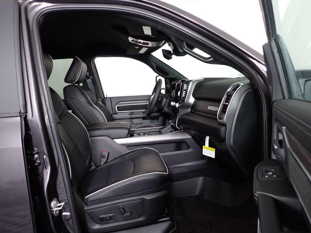 New 2026 RAM 2500 Laramie w/ Night Edition AWD/4WD image 39