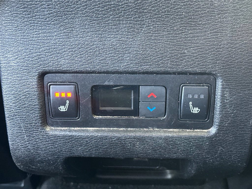 Used 2023 Mitsubishi Outlander SEL AWD/4WD image 16