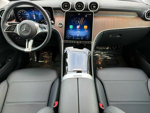Used 2025 Mercedes-Benz GLC 350e 4MATIC image 17