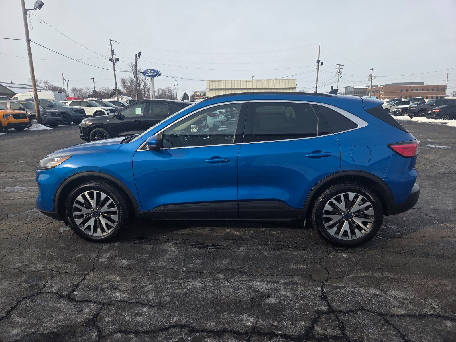 Used 2020 Ford Escape Titanium image 6