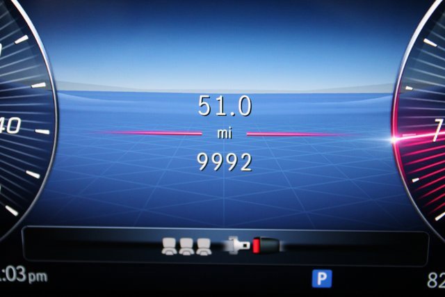 Used 2024 Mercedes-Benz GLB 250 4MATIC w/ Exclusive Package image 8