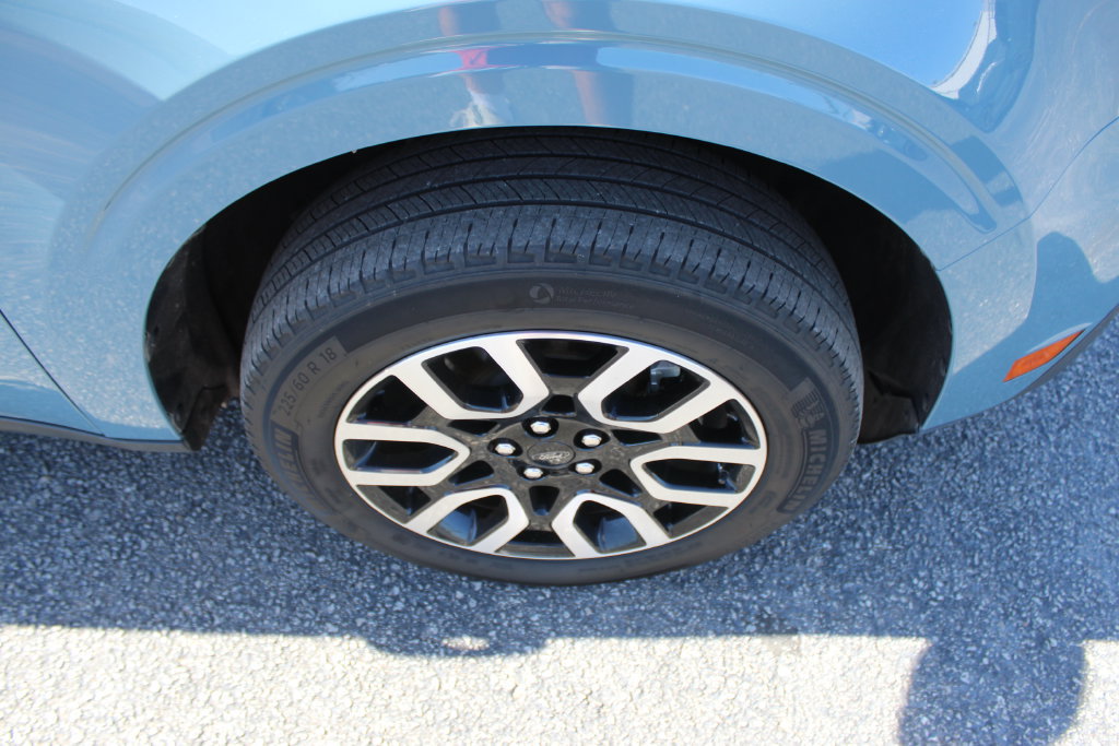Used 2022 Ford Maverick Lariat w/ Lariat Luxury Package FWD image 9