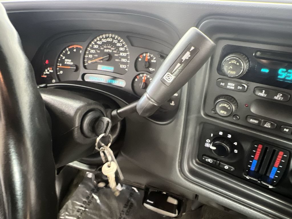 Used 2005 GMC Sierra 2500 SLE w/ Heavy-Duty Power Package AWD/4WD image 15