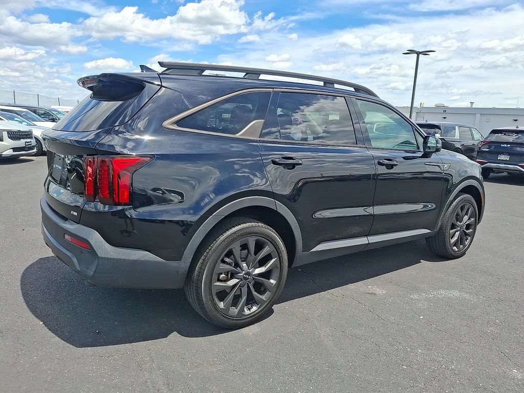 Certified 2023 Kia Sorento X-Line EX AWD/4WD image 6