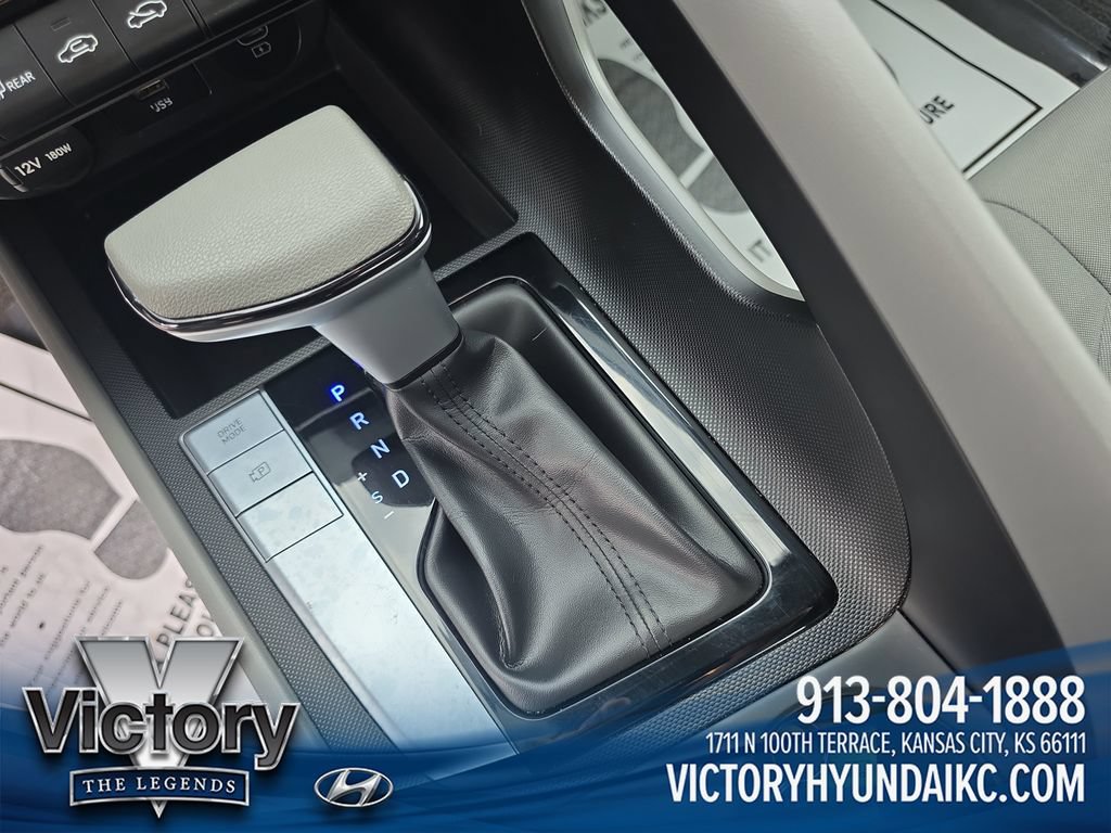 Used 2024 Hyundai Elantra SEL FWD image 24
