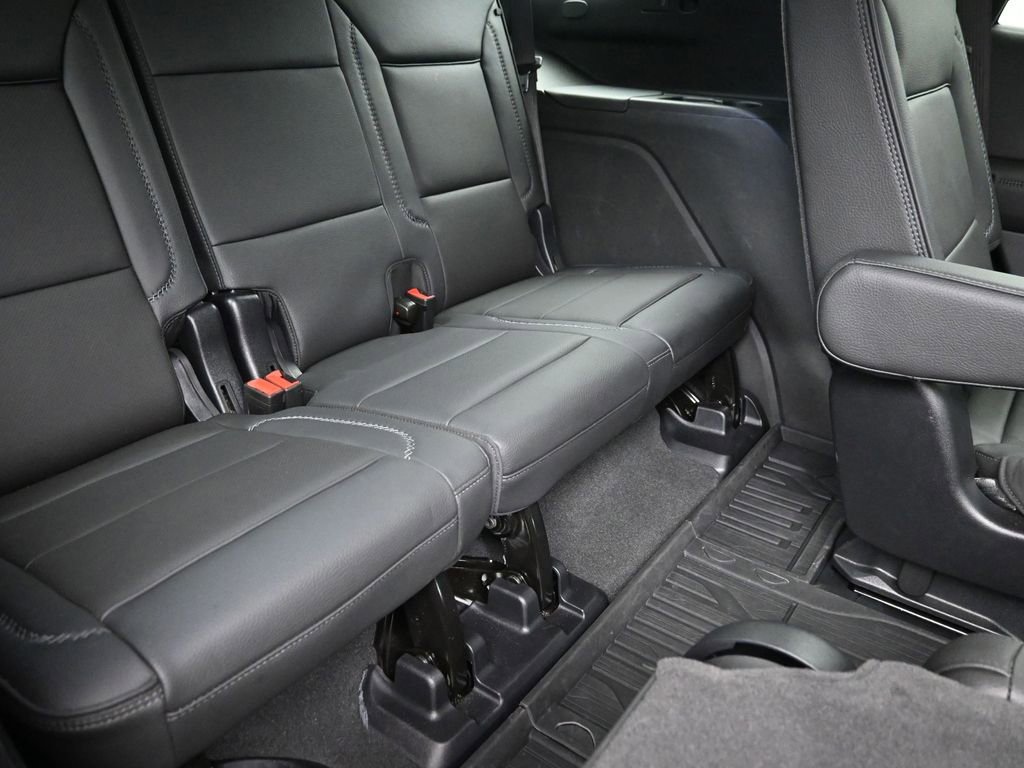 Used 2025 GMC Yukon Denali w/ LPO, Floor Liner Package image 9
