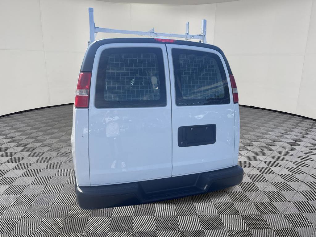 Used 2016 GMC Savana 3500 Extended RWD image 15