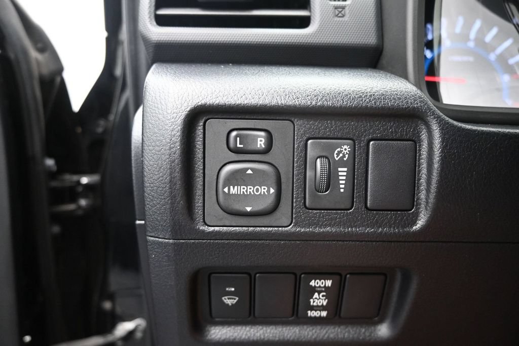 Used 2016 Toyota 4Runner SR5 AWD/4WD image 33