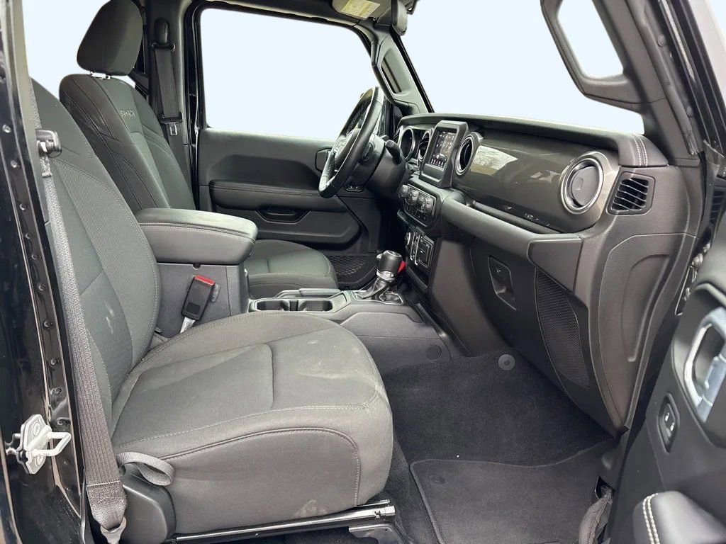 Used 2021 Jeep Wrangler Unlimited Sahara AWD/4WD image 30