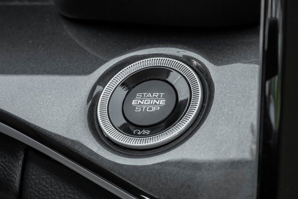 Used 2022 Jeep Grand Cherokee Laredo w/ Luxury Tech Group I image 27