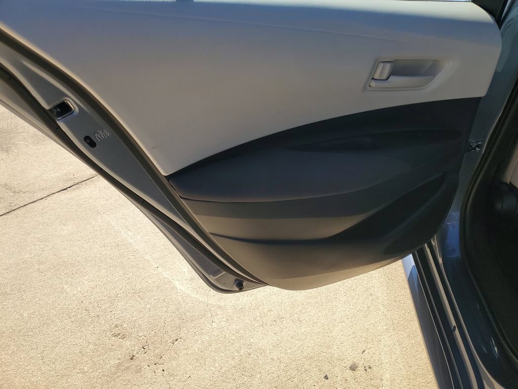 Used 2025 Toyota Corolla LE FWD image 29