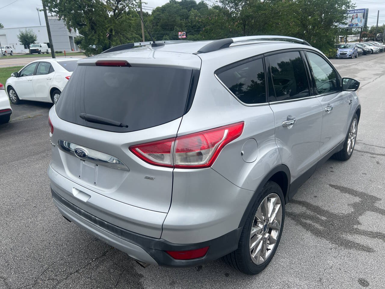 Used 2016 Ford Escape SE w/ SE Chrome Package FWD image 6