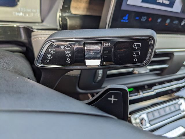 Used 2025 Lincoln Corsair Reserve FWD image 28