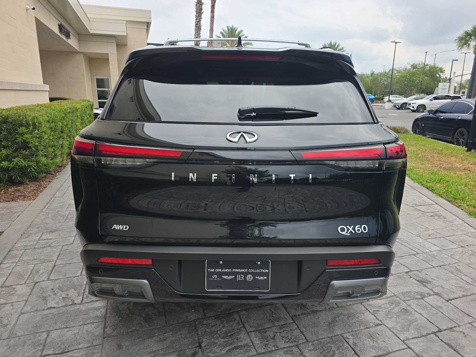Certified 2025 INFINITI QX60 Sensory w/ Vision Package AWD/4WD image 5