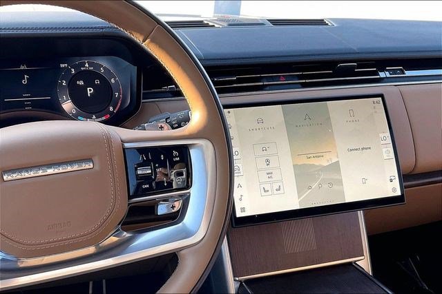 Used 2025 Land Rover Range Rover Long Wheelbase Autobiography image 6