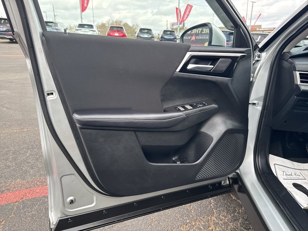 Used 2024 Mitsubishi Outlander ES image 9