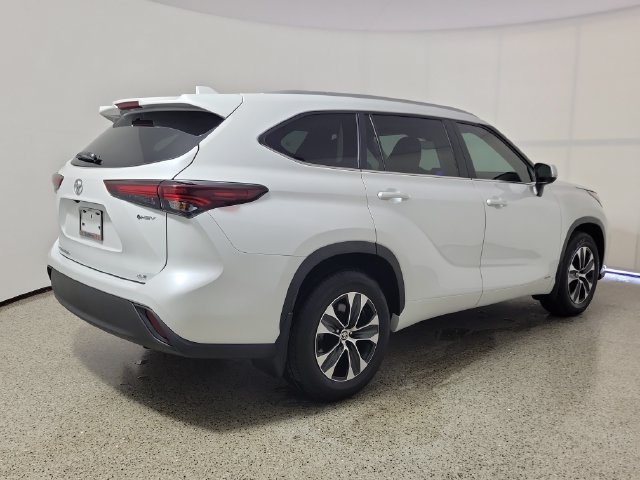 Certified 2026 Toyota Highlander XLE AWD/4WD image 5