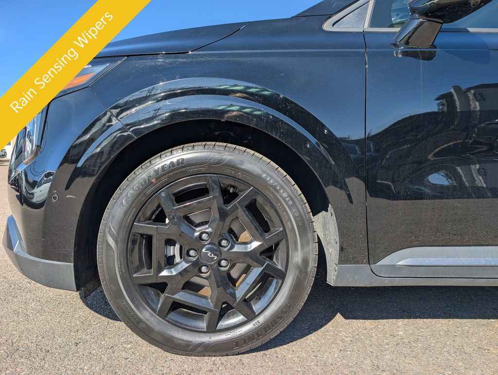 Certified 2025 Kia Carnival SX image 12