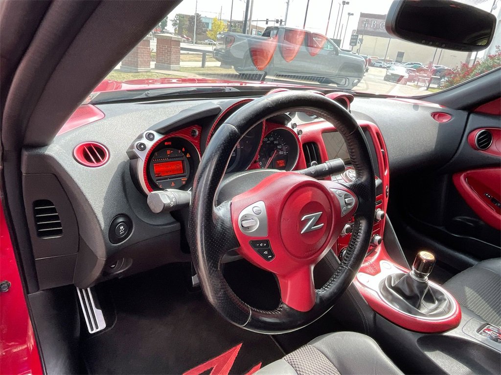Used 2018 Nissan 370Z Touring Sport image 10