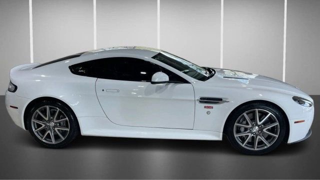Used 2015 Aston Martin V8 Vantage GT image 4