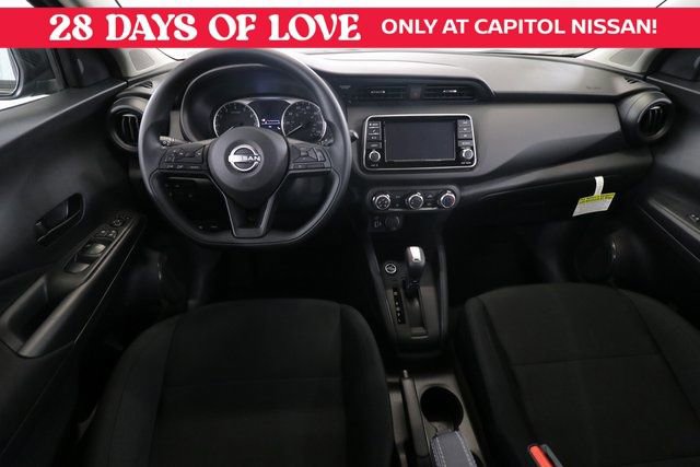 New 2025 Nissan Kicks Play S image 11